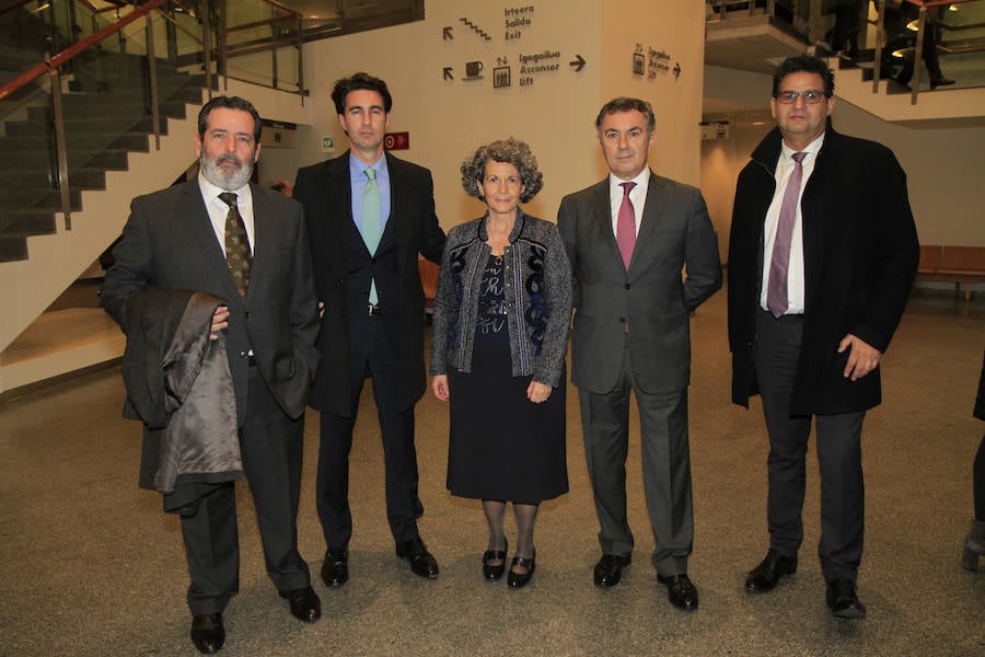 Alejandro Beitia, Xabier Ochandiano, Izaskun Artetxe, José Ángel Corres y Juan Emilio Andrades. 