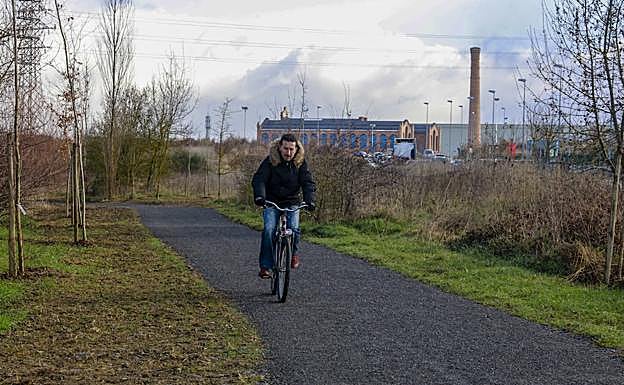 El tramo de kilómetro y medio está habilitado para bicicletas, sillas y carritos. 