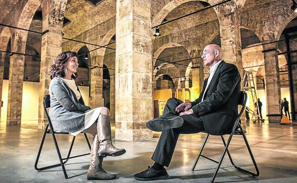 Elisa Rueda y Roberto Ercilla, durante la charla en el antiguo Depósito de Aguas.