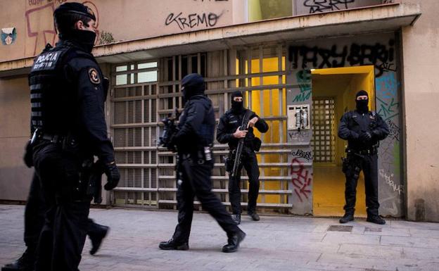 Los Mossos efectúan una operación contra terrorismo yihadista en Barcelona. 