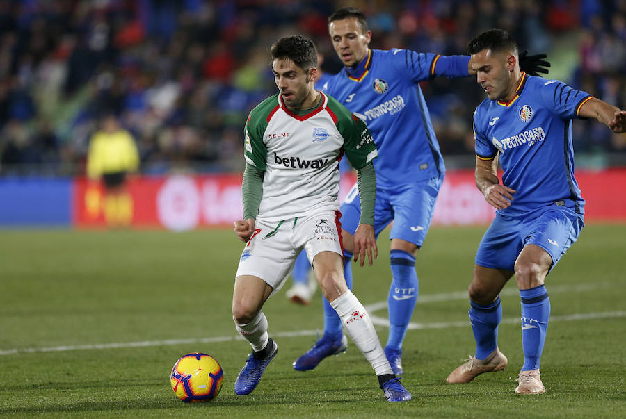 Fotos: Las mejores imágenes de el Getafe - Alavés