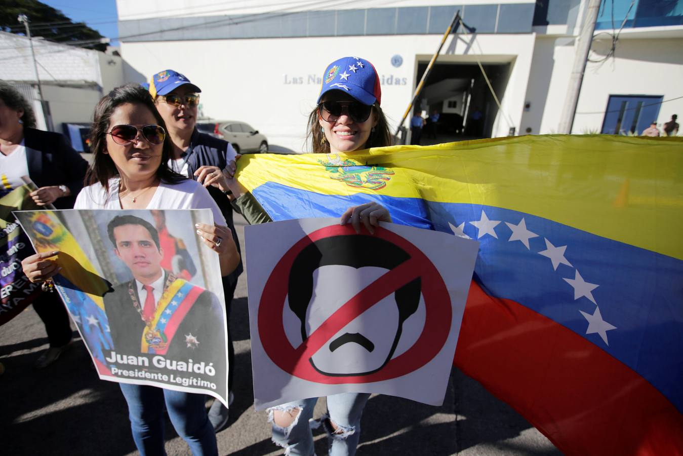 Los enfrentamientos entre manifestantes contra Maduro y las fuerzas de seguridad se intensifican en Caracas