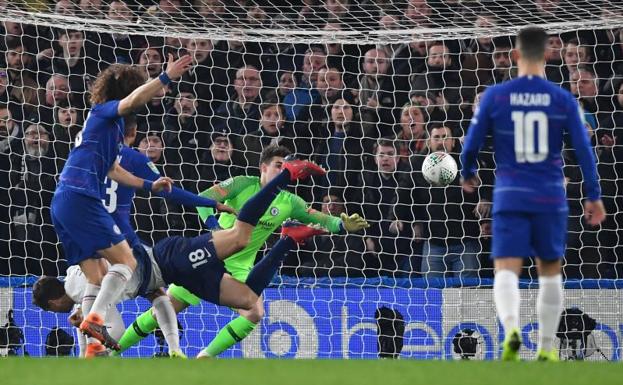 El gol insuficiente de Llorente a Kepa en la Copa de la Liga