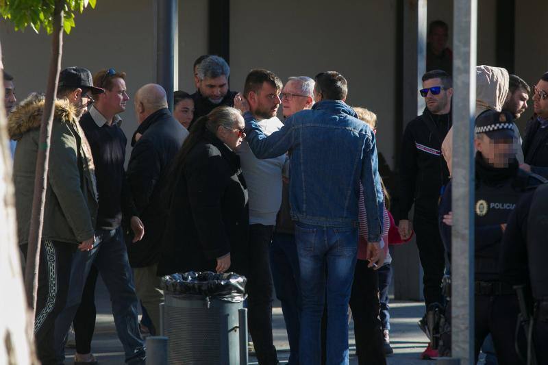 Instituciones, figuras públicas y vecinos han expresado sus condolencias a la familia del pequeño cuyo cadáver fue hallado de madrugada en el pozo en el que se le buscaba en Totalán