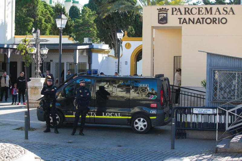 Instituciones, figuras públicas y vecinos han expresado sus condolencias a la familia del pequeño cuyo cadáver fue hallado de madrugada en el pozo en el que se le buscaba en Totalán