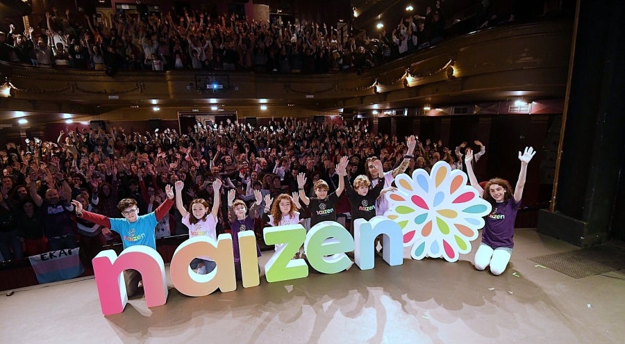 Las alrededor de 100 familias de menores transexuales del País Vasco y Navarra, que hasta ahora han formado parte de la asociación Chrysallis, han presentado este sábado su nueva marca, Naizen, con la que dejan de ser una delegación de la iniciativa nacional y se conforman en entidad independiente.