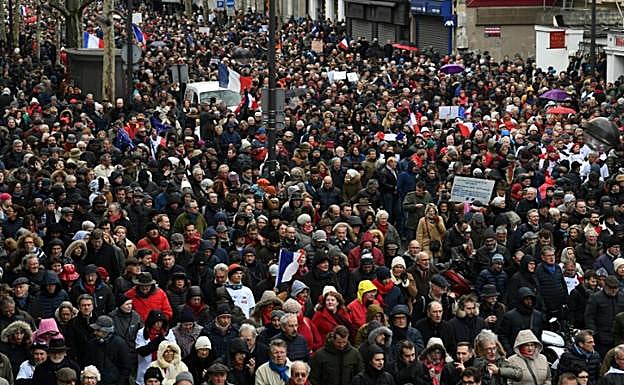 Manifestación de los 'pañuelos rojos' en París. 