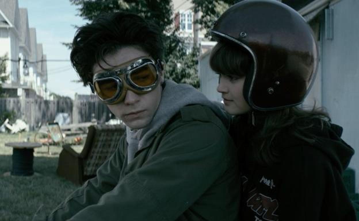 Mark McKenna y Ciara Bravo protagonizan esta serie.