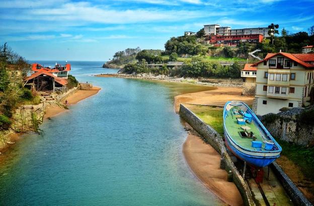 Desembocadura del río Lea entre Lekeitio y Mendexa.