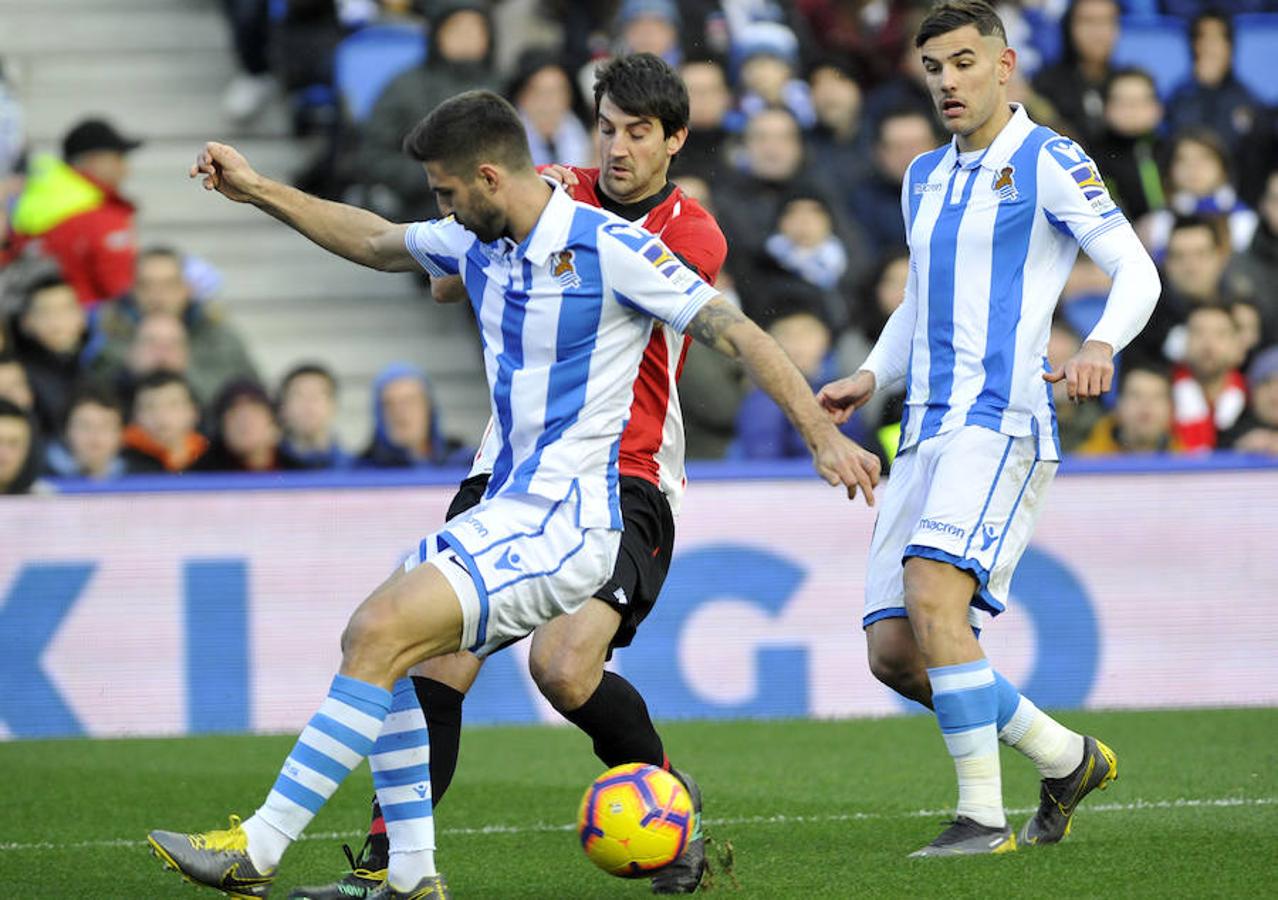 La Real Sociedad logra imponerse 2-1 al Athletic en el clásico del futbol vasco celebrado este sábado en Anoeta