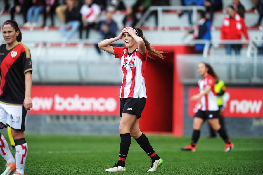 Fotos: Las rojiblancas se impusieron al Rayo gracias a un tanto de Jone Ibáñez