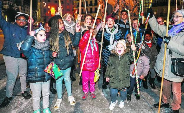 Uno de los grupos, en la Virgen Blanca. 