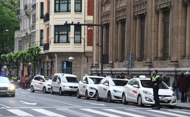 Una parada de taxis en Bilbao. 