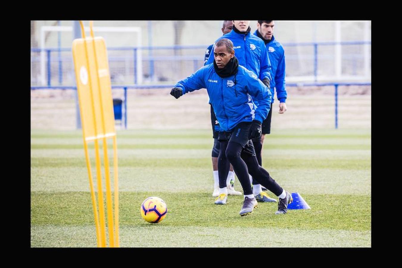 Fotos: Las caras nuevas del Alavés en el entrenamiento