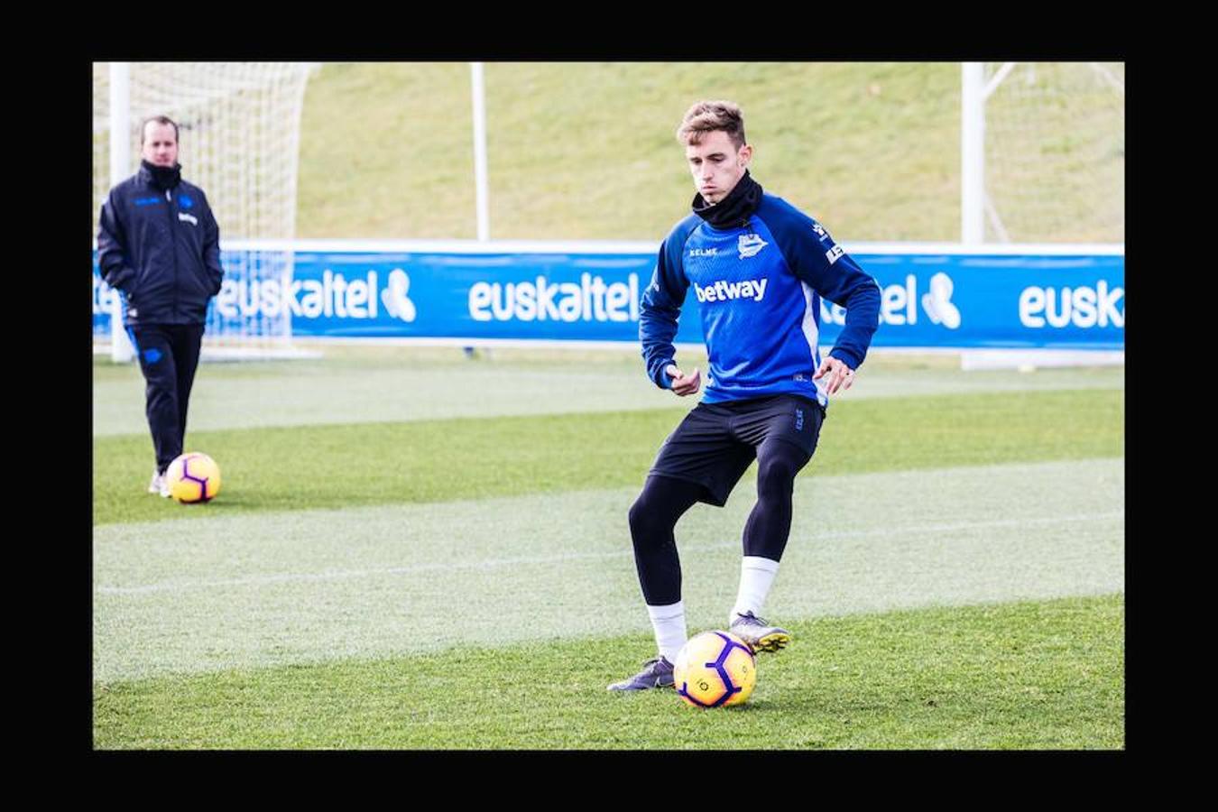 Fotos: Las caras nuevas del Alavés en el entrenamiento
