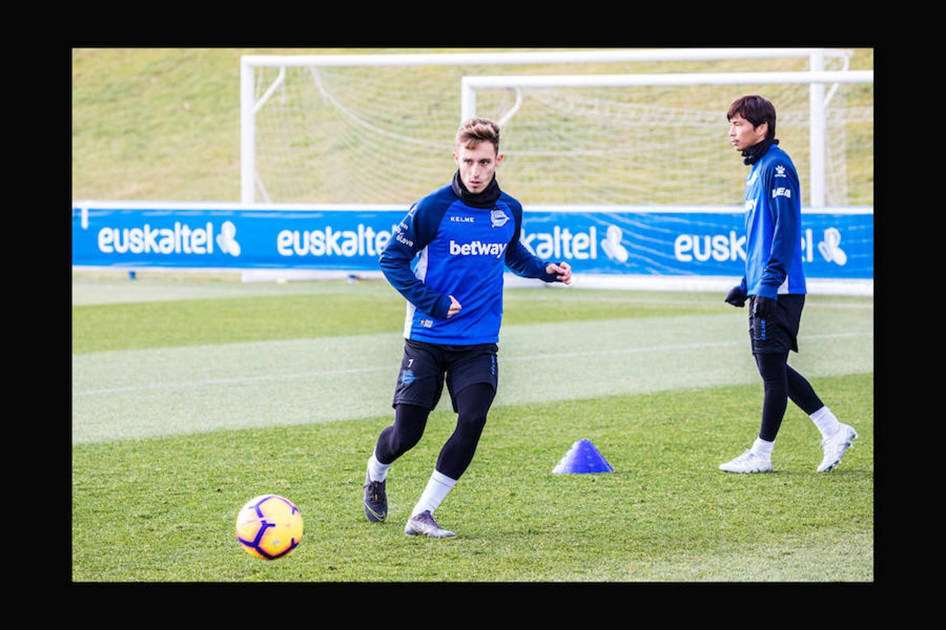 Fotos: Las caras nuevas del Alavés en el entrenamiento
