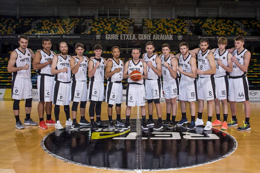 Plantilla del Bilbao Basket, posando en el 'Media Day' antes de la Copa de la Princesa.