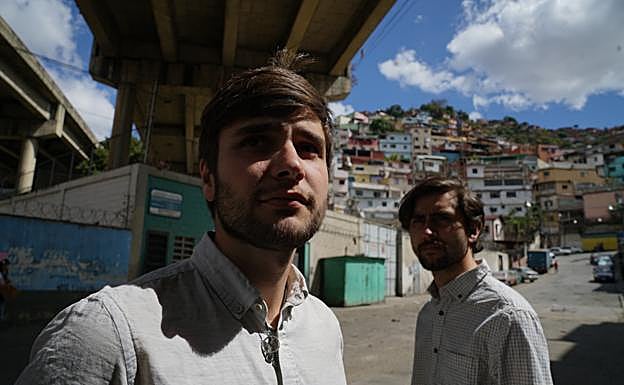 Ibane y Julen, las nuevas generaciones de la colonia vasca. 