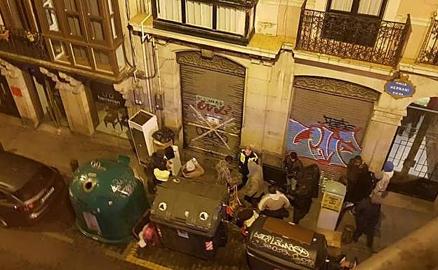 Imagen tomada por un vecino de la operación policial. 