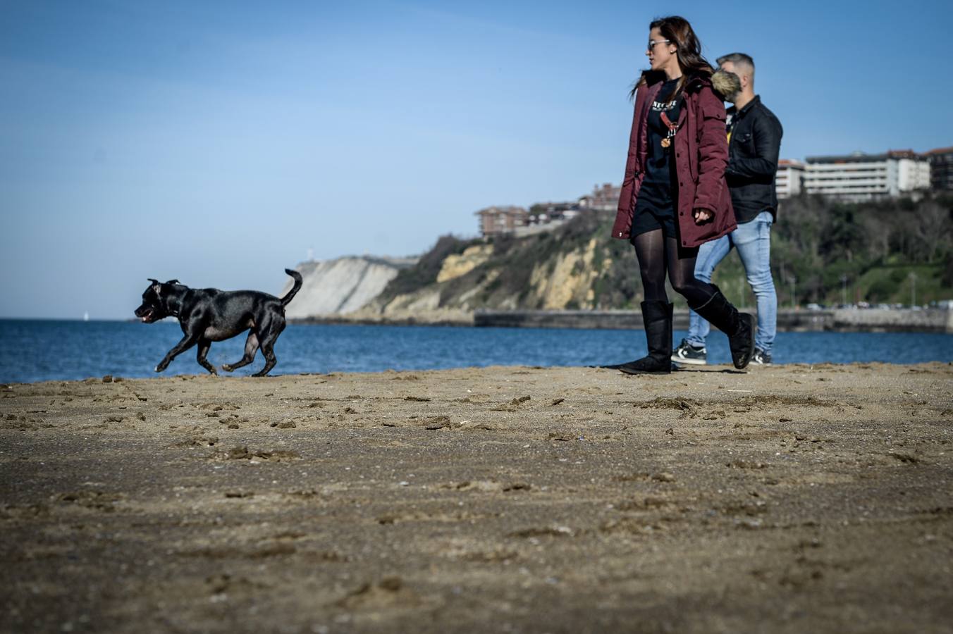 El buen tiempo ha animado este sábado a muchos ciudadanos a pasear