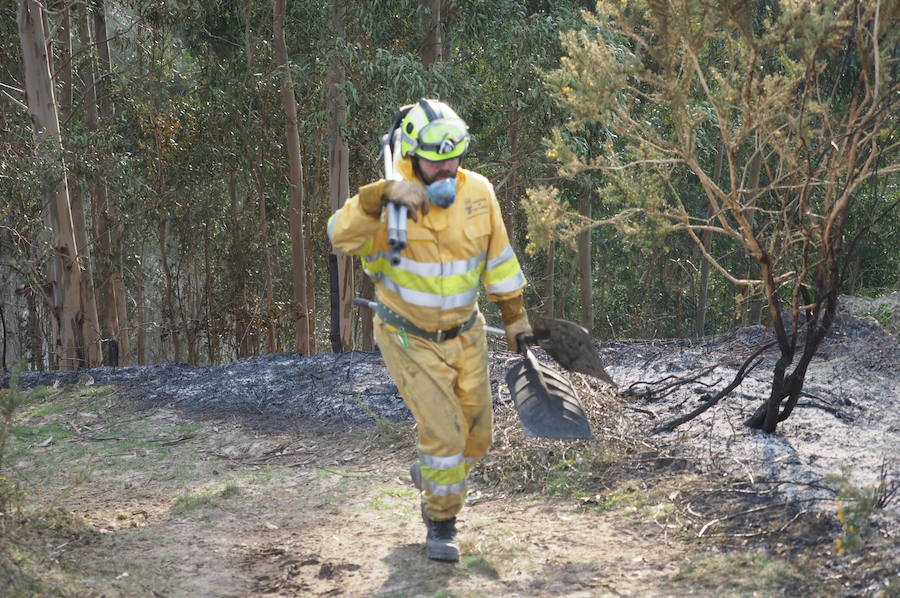 Fotos: El fuego abrasa Cantabria