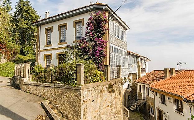 La casa donde se rodó la serie de televisión 'Doctor Mateo' en Lastres. 