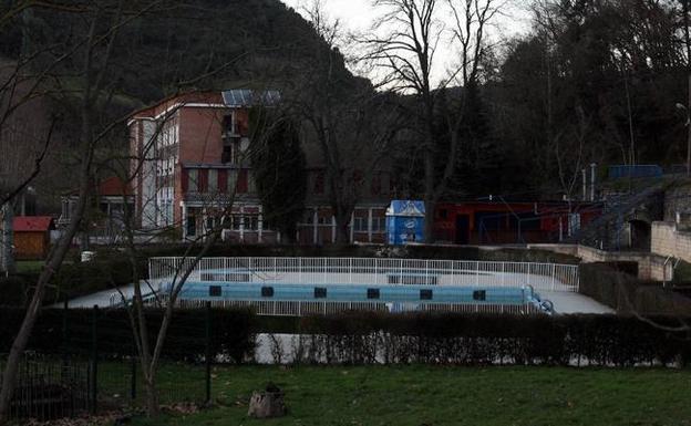 Vista de las instalaciones de las piscinas de Orduña. 