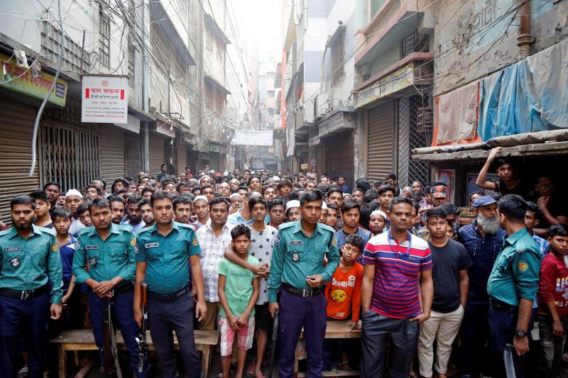 El fuego se desató en el casco antiguo de la capital y se ha cobrado la vida de más de 70 personas