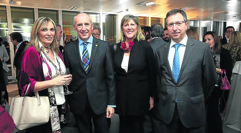 Leticia Barturen, Josu Erkoreka, Iratxe de Madariaga y Mikel Antón.