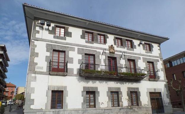 Fachada del Ayuntamiento de Arrigorriaga. 