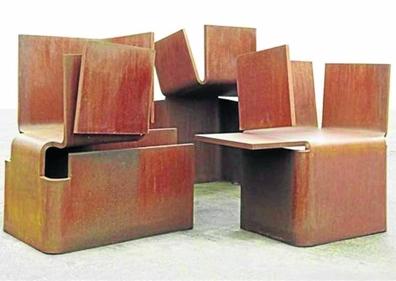 Imagen secundaria 1 - 1ª, 'Hierros de temblor', 2ª, 'Buscando la luz III' y 3ª, 'Deseoso' (1954), procedente de Fundación La Caixa. 