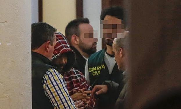 Djelali B., horas después de ser detenido por la Guardia Civil.