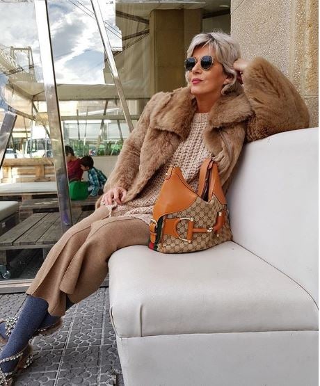 Los mejores looks de esta profesora de 56 años