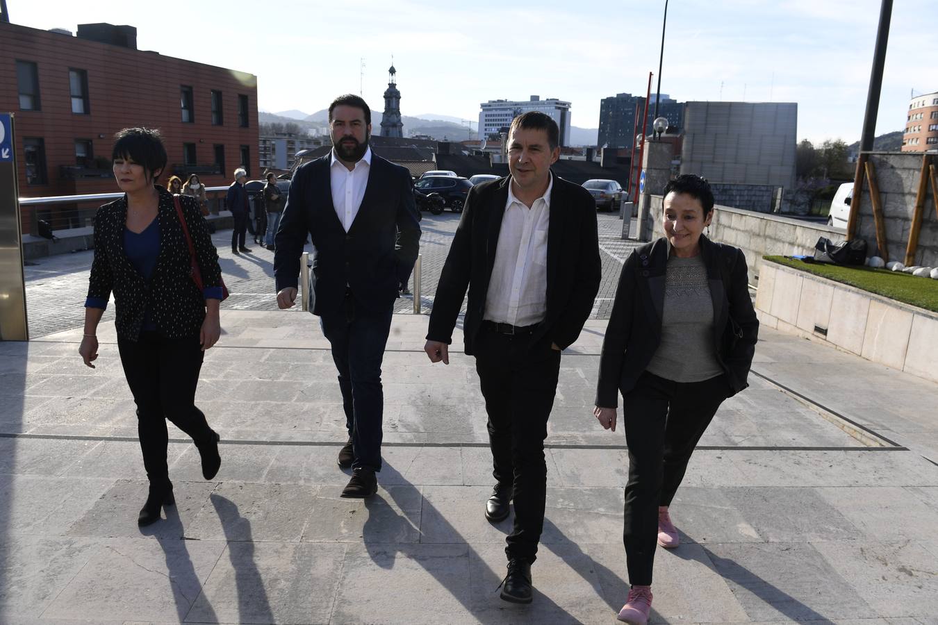 Los dirigentes abertzales Maddalen Iriarte, Jon Iñarritu, Arnaldo Otegi y Jone Goirizelaia.