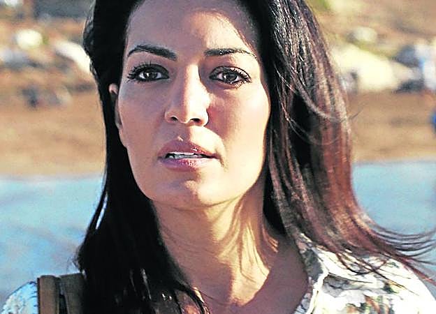 Fotograma de 'Razzia' con su protagonista, la actriz Maryam Touzani.