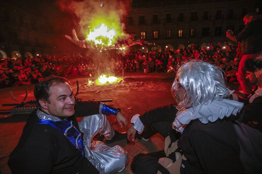Fotos: El entierro de la sardina pone fin al carnaval vitoriano