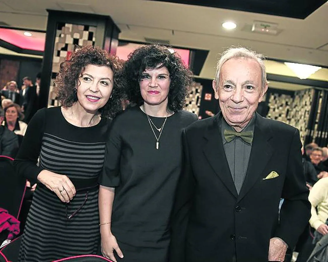Amparo Pascual, Rebeca Castellanos y José Luis Gómez. 