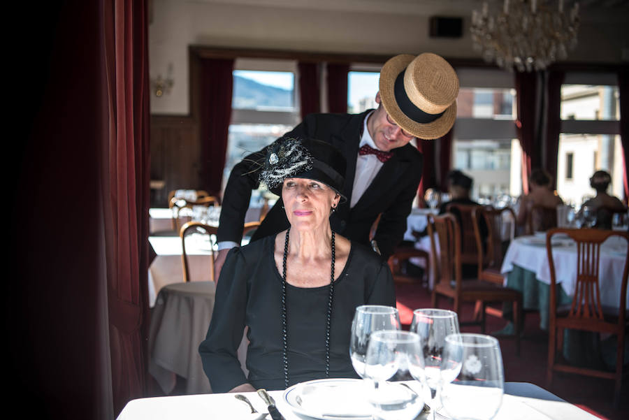 Fernando Botanz y Mari Cruz Reinares, en el comedor.