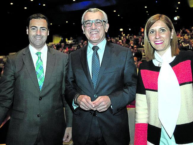 Imanol Pradales, Eduardo Aguinaco y Elena Unzueta. 