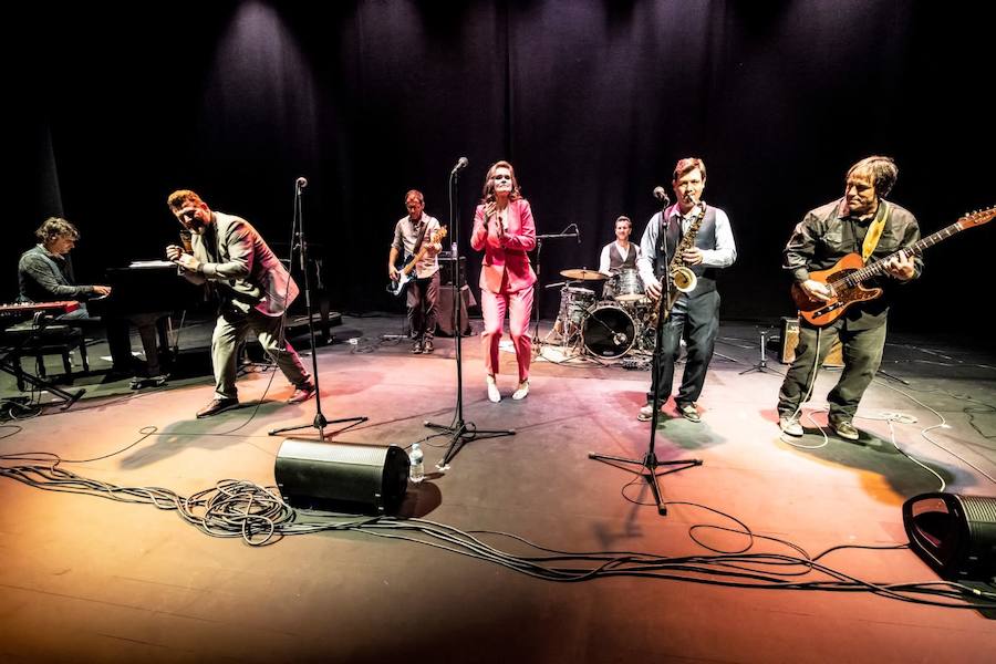 Los siete oficiantes en el bis.