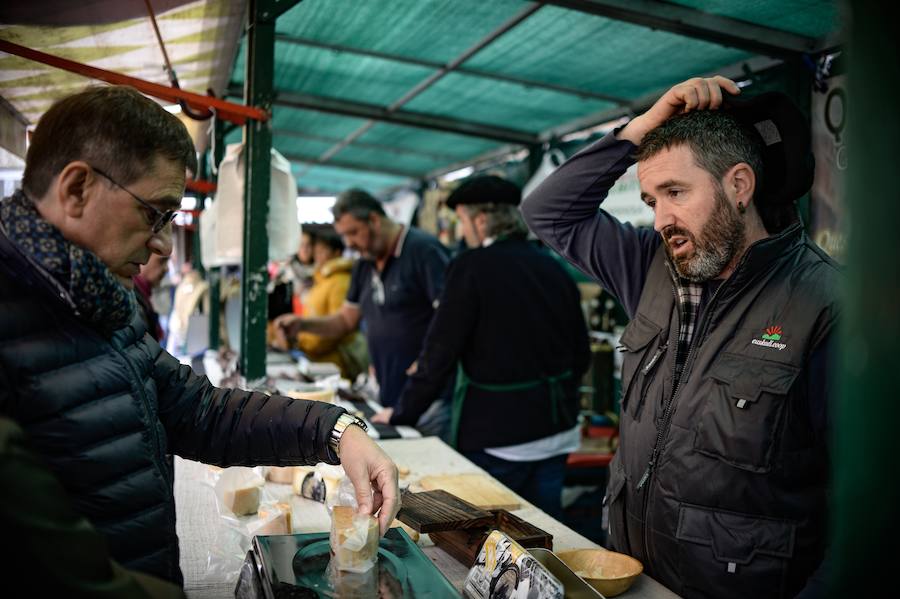 Concurso de perros, agricultura ecológica y talos en la tradicional cita de la localidad de la Margen Izquierda