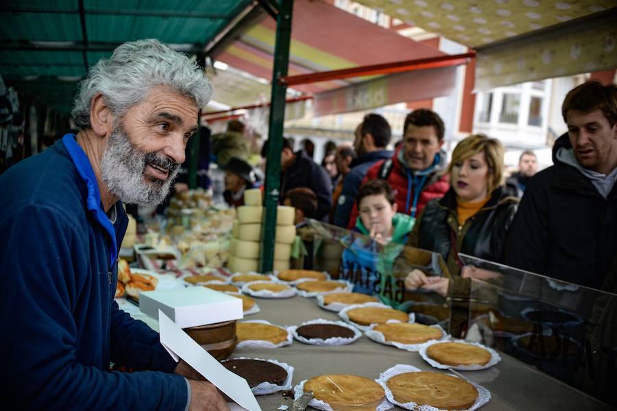 Concurso de perros, agricultura ecológica y talos en la tradicional cita de la localidad de la Margen Izquierda