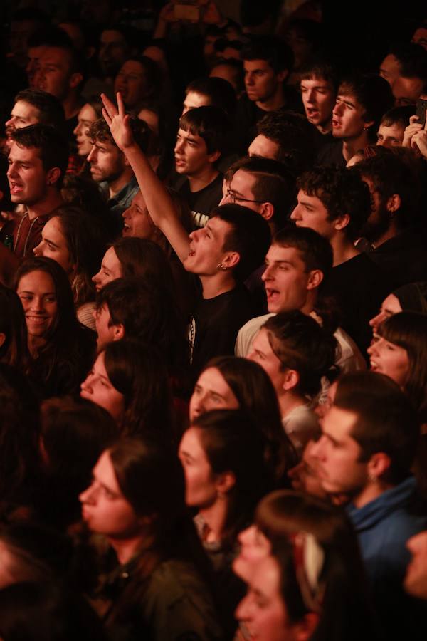 El grupo ofreció este martes su último concierto en la capital alavesa tras 25 años de carrera