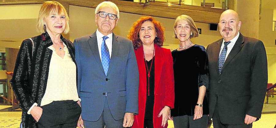 Maite Lozano, Vicente Reyes, Nekane Alonso, Susana Rodríguez Vidarte e Iñigo Iturrate. 