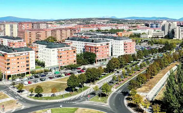 La parcela elegida por el grupo Accor Hotels está ubicada entre las viviendas de la calle Martín de Saracíbar y el Bulevar de Euskal Herria. 