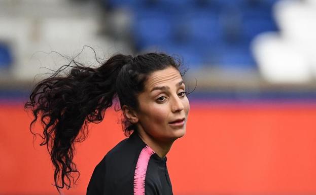 Nadia Nadim, en el Parque de los Príncipes de París. 