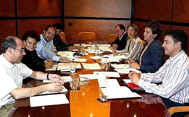 Representantes de la coalición Galeusca se reúnen en Bilbao en 2004. 