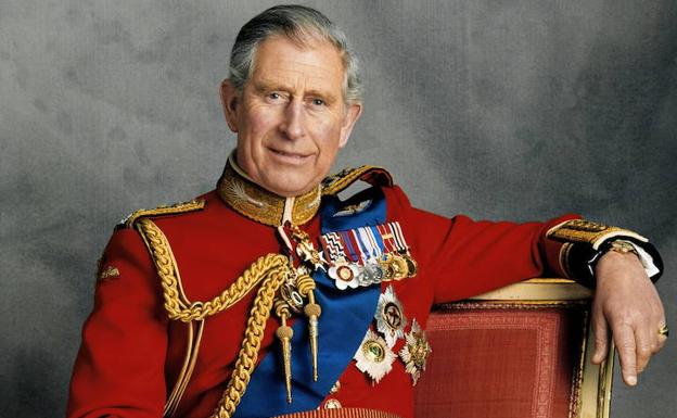 Fotografía oficial del Príncipe Carlos de Inglaterra, distribuida con motivo de su 60 cumpleaños.