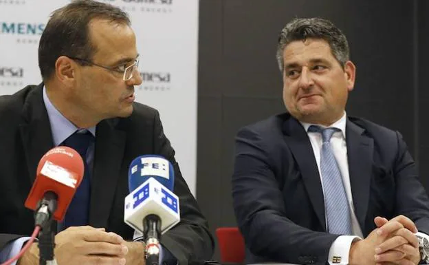 El consejero delegado Markus Tacke, a la izquierda, y el presidente Miguel Ángel López.