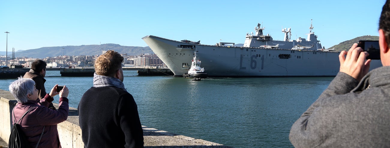 El buque insignia de la Armada española permanecerá atracado hasta el domingo para poder ser visitado